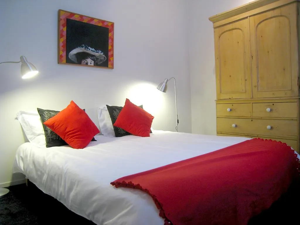 ***  Aparthotel Typically بروكسل بلجيكا