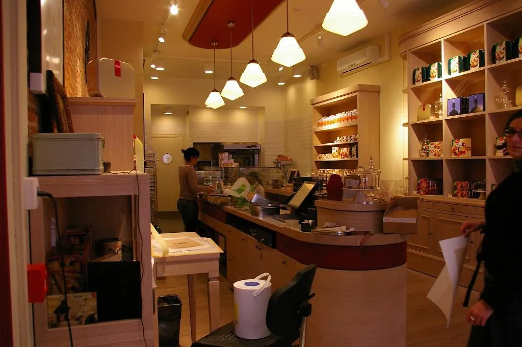 Aparthotel Typically بروكسل 3*,  بلجيكا